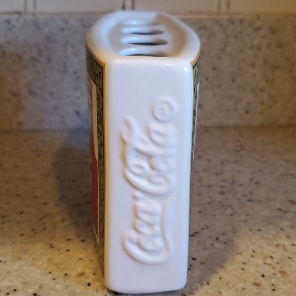 Coca Cola Toothbrush Holder - Picture 3 of 6